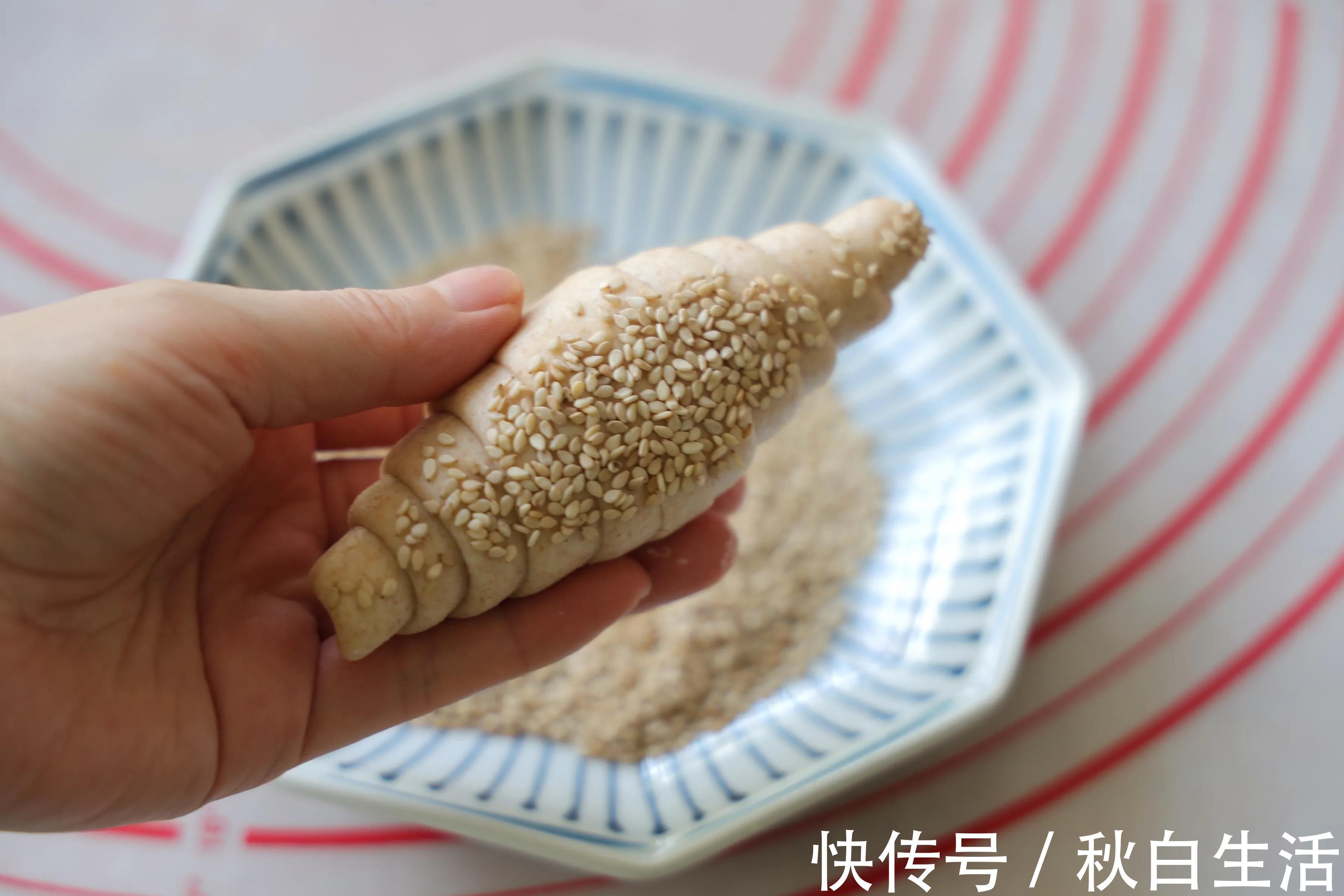 早餐|早餐最爱的日式海盐面包，脆脆的表皮，柔软的内心，一吃就上瘾