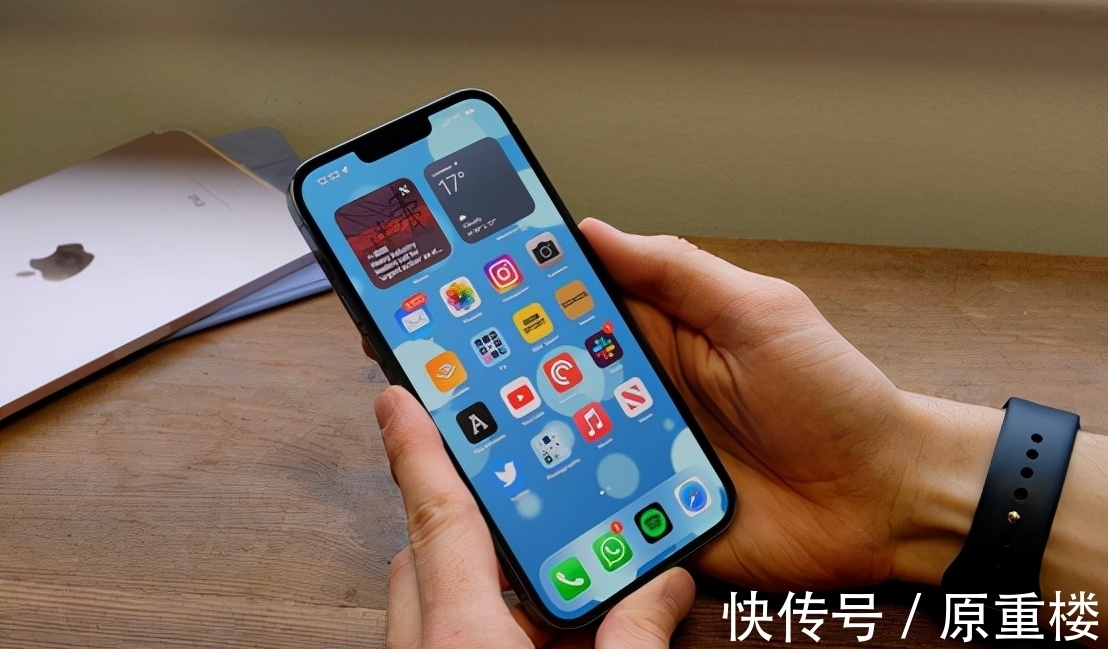 iPhone12|哭了！iPhone 12居然这么便宜？我决定放弃iPhone 13