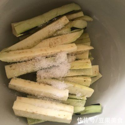肉末炒香|家常菜这么多，懒人版茄子焖面一定不可错过