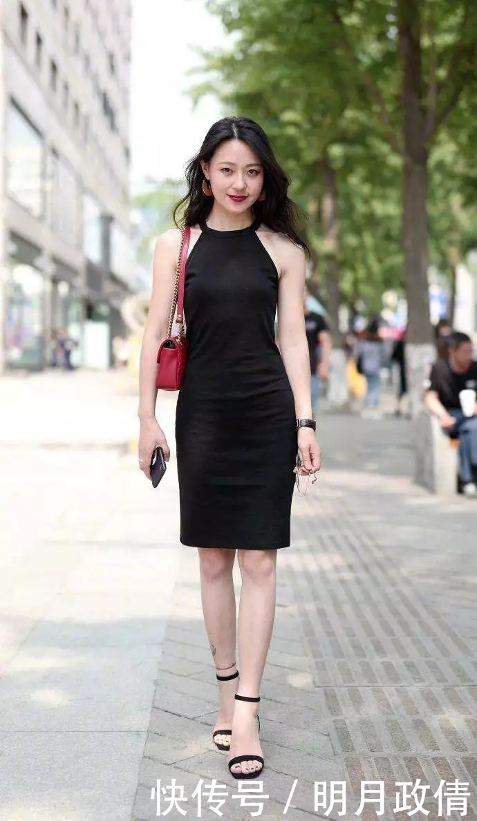 高跟鞋遇上裙装, 搭配出让人羡慕的姿态