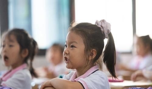 格局|“节俭”的家长,会让孩子越来越自卑,影响孩子一生的格局