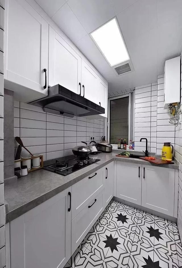 橱柜|紧凑却实用的小户型厨房，收纳能力也不低，真让人羡慕呀