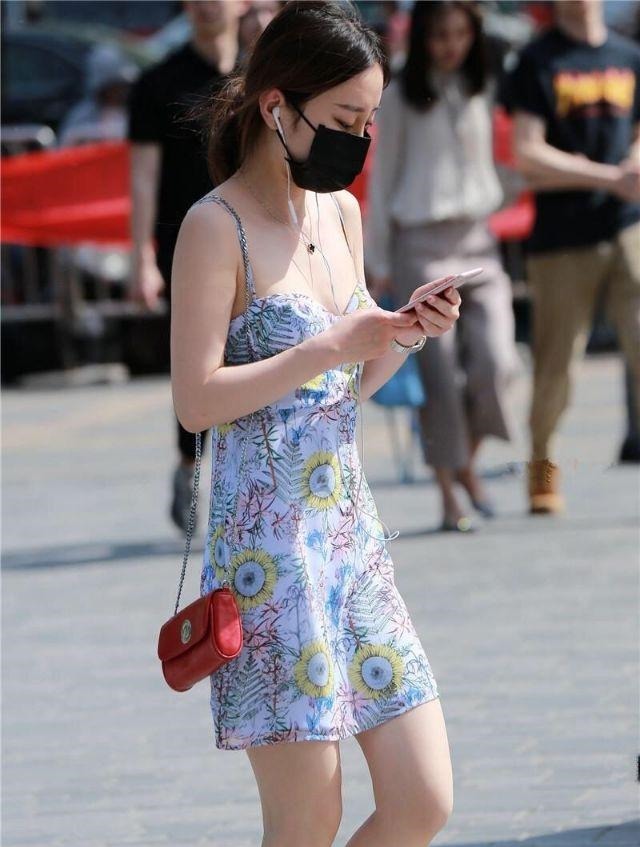 窗帘|围个“窗帘布”就出门夏日炎炎，这样也不错