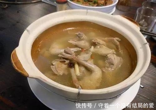 鸽子看起来很小,但滋补益寿营养高,吃9只鸡抵不过这一碗汤!