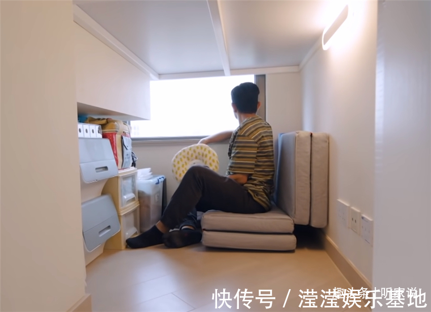 悬柜|香港90后夫妻买下35㎡小家,利用3米层高做书房,一层当两层