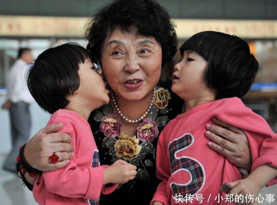 女儿们|60岁产妇盛海琳,不顾世俗眼光坚持生娃,11年后的她过得如何