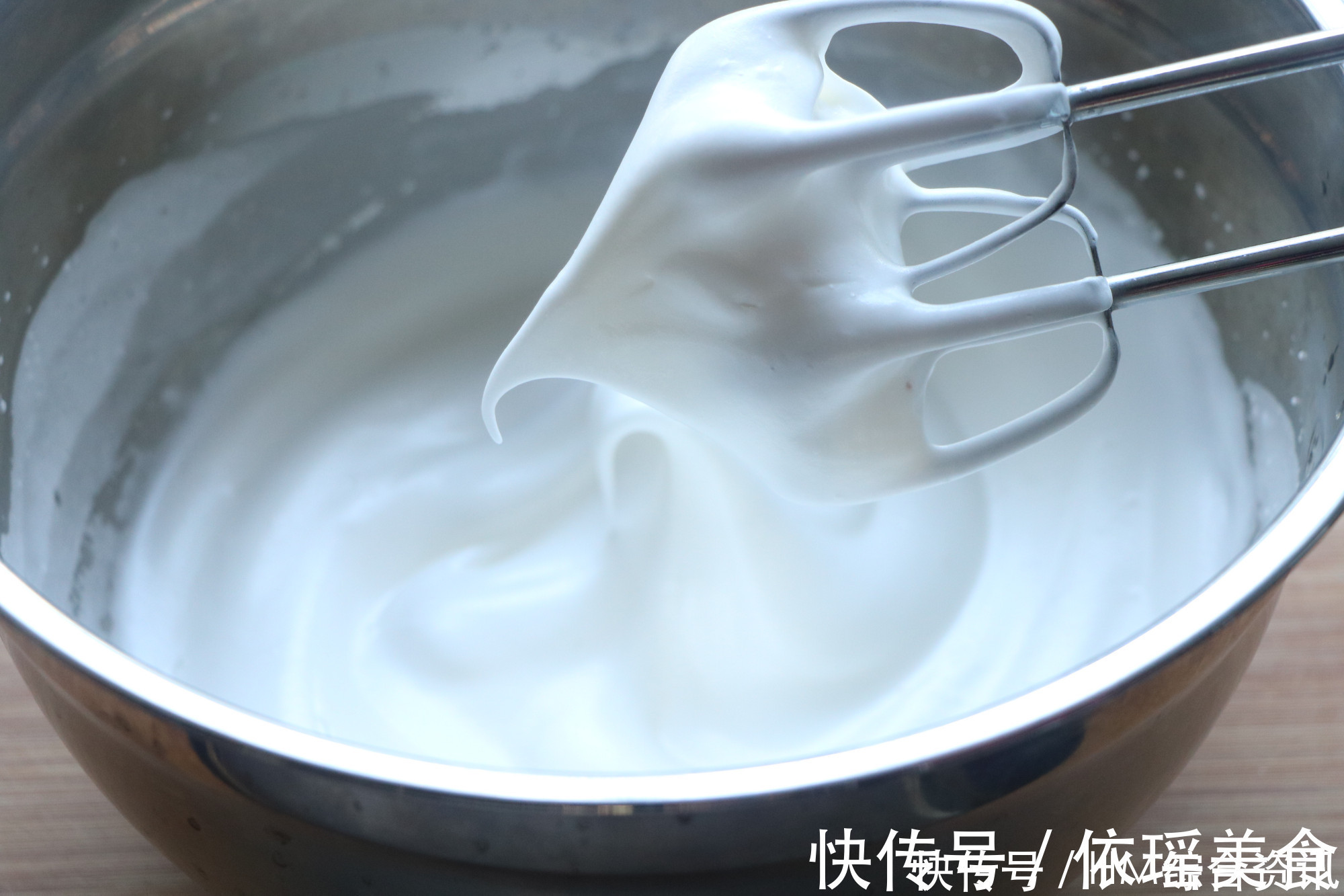 孩子最爱的蛋糕卷，掌握正确方法不开裂，好吃好看，简单失败率低