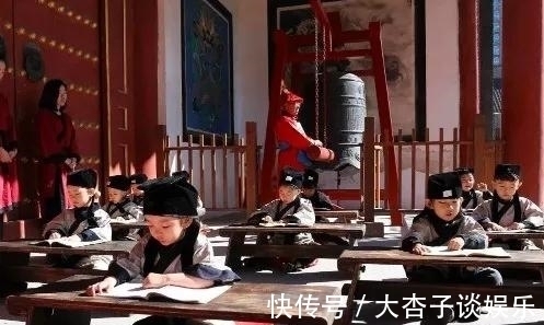 千字文&《弟子规》有害无益，这样的伪国学还要“残害”多少青少年？