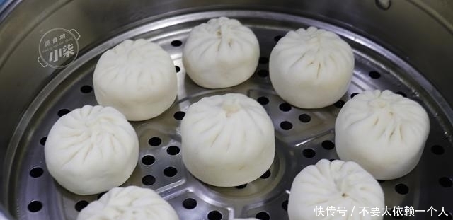 蒸包子|蒸包子时，别再直接上锅蒸了，记住3个诀窍，包子松软好吃不塌陷