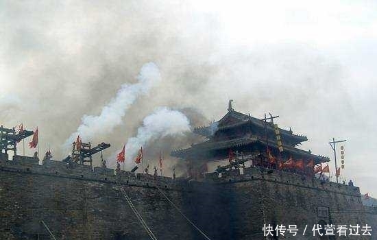 砸死|他逼死了一个王朝,最后竟被山民一锄头砸死