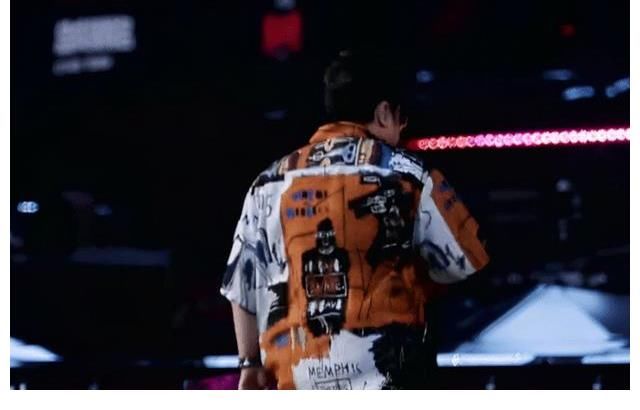 宋雨琦|当场摔东西，吼工作人员！《爆裂舞台》的韩红，被吐槽没礼貌