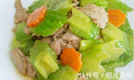 一些不油腻的家常菜是美味的,它们又嫩又多汁,它们是在家里做的