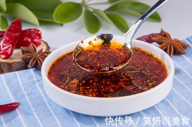 辣椒油要想好吃,最忌直接泼热油,少做了一步,难怪味道不够香