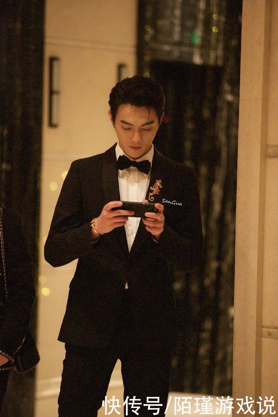 明星玩游戏都是送分选手？许凯片场玩游戏被嘲笑，直言：下把你来