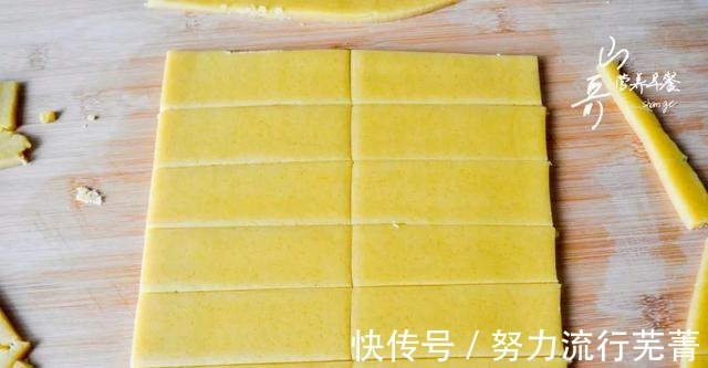 早餐|吃了半辈子面食,第一次见这个做法,不用一滴水,早餐不吃包子了!