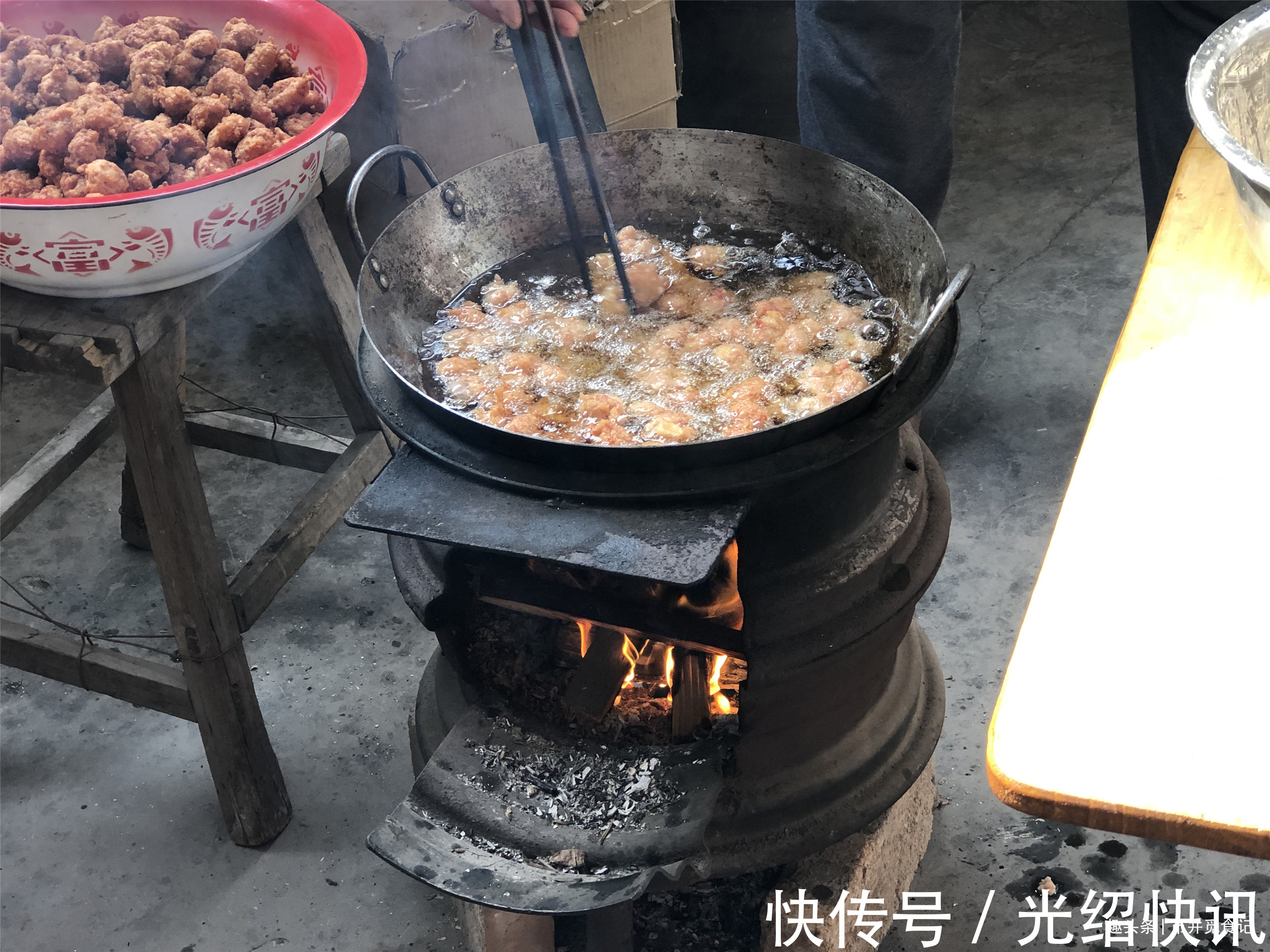 炸牛肉丸|老式炸牛肉丸配方，记住“321”比例，丸子个个空心，酥脆松软