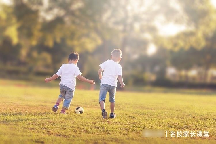 不良习惯|以下3种孩子，需要父母及时引导，以免将来后悔莫及