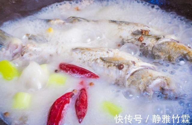 鱼汤|炖鱼汤用冷水还是热水?经过大厨指点才明白,难怪煮不出奶白色