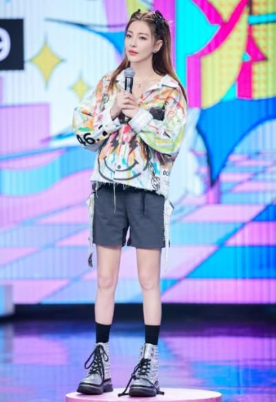 李湘|謝娜停工157天后，《快本》收視率重回第一，網(wǎng)友：沒有你位置了