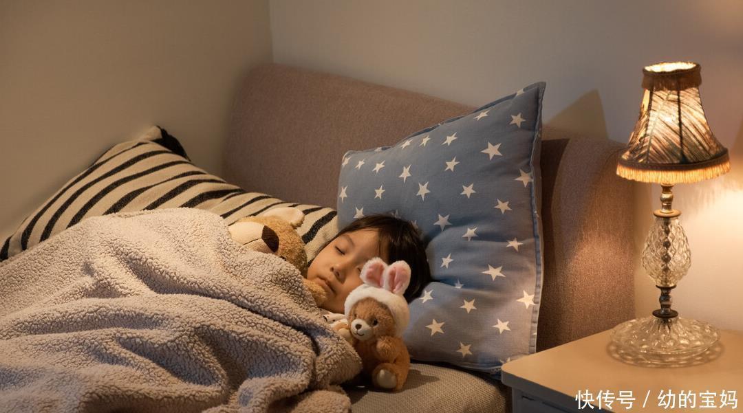 妈妈|儿科专家:睡前2个坏习惯,是孩子身高的“拦路虎”,尽早杜绝