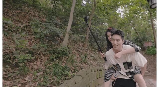 吳宣儀|誰(shuí)說(shuō)戀愛(ài)綜藝都是劇本？喬欣和許魏洲太甜了，還是“在一起”吧