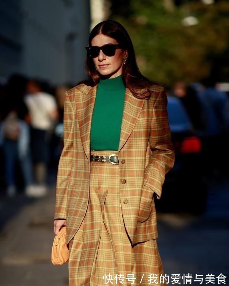 时髦 今年绿色才是最火流行色,时髦好搭还吸睛,比红色更显气质