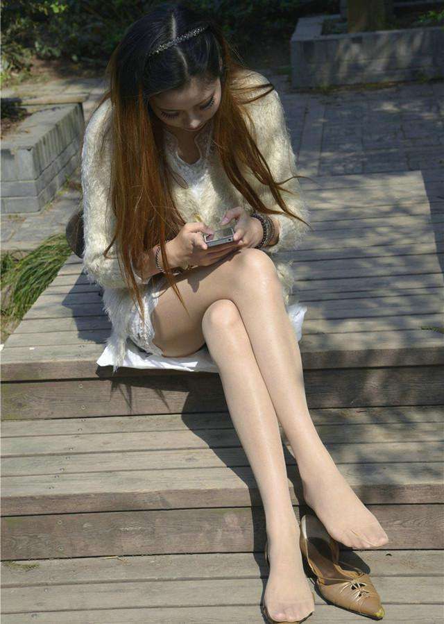  浓浓|街拍：成熟的女人这样搭配，具有浓浓女人味