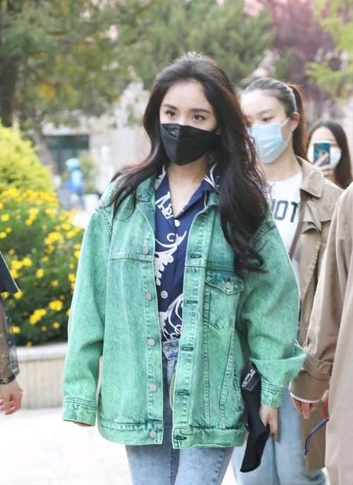 今年绿色系穿搭火了！衬得人肤白貌美，高级感女孩都要有