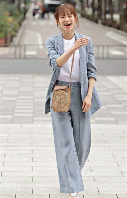 穿搭 卫衣牛仔裤都土掉渣了！流行这样穿，洋气显瘦又减龄