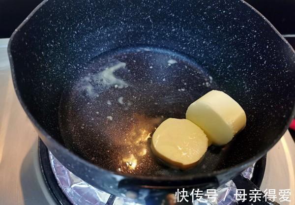 柠檬汁|空心泡芙，填入芒果冰淇淋，果酸成了甜蜜的幸福桥梁