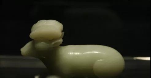 价值连城|7岁女童墓葬中出土的一对价值连城的成化斗彩葡萄纹杯!