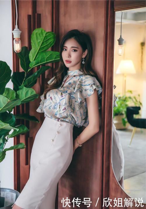 朴多贤|美女穿搭:卡其色套装十分优雅,臀部比例十分优越