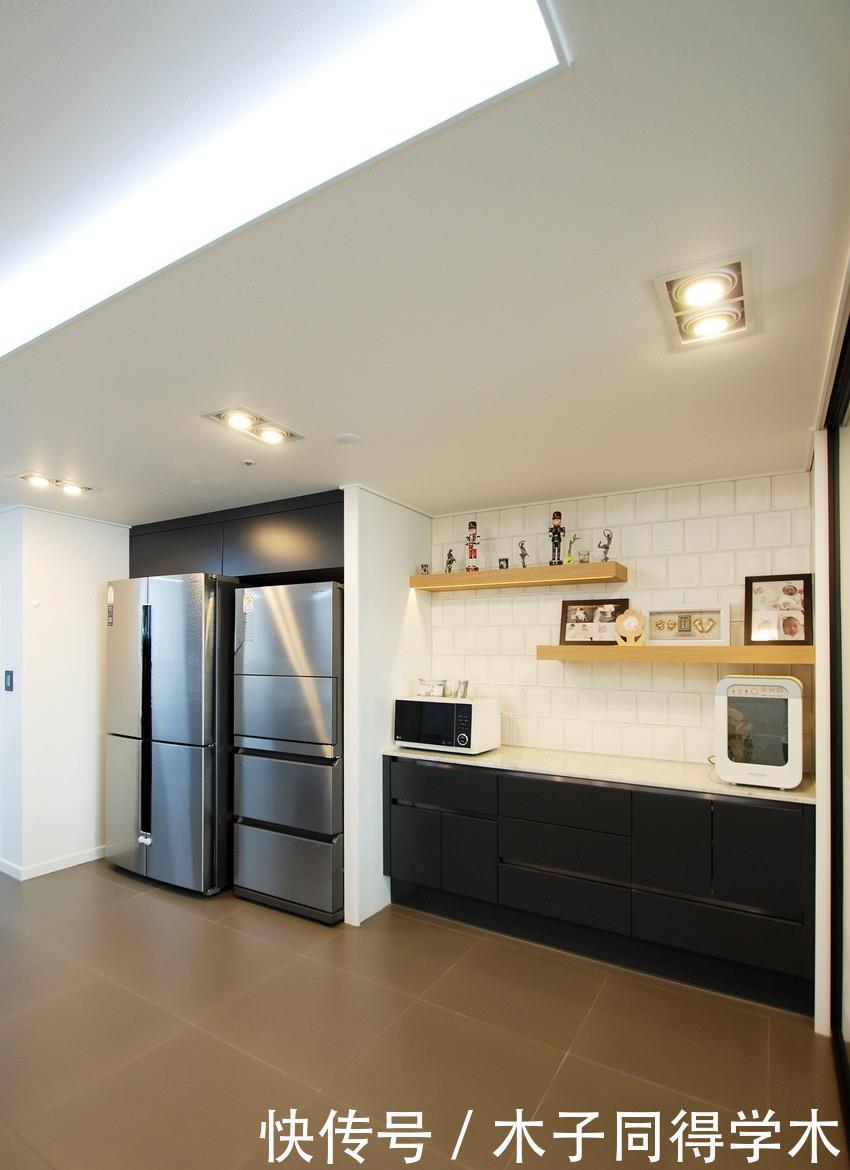 衣帽间|但凡买得起大平层，我都这样装，151㎡大气奢华，全屋黑色很高级