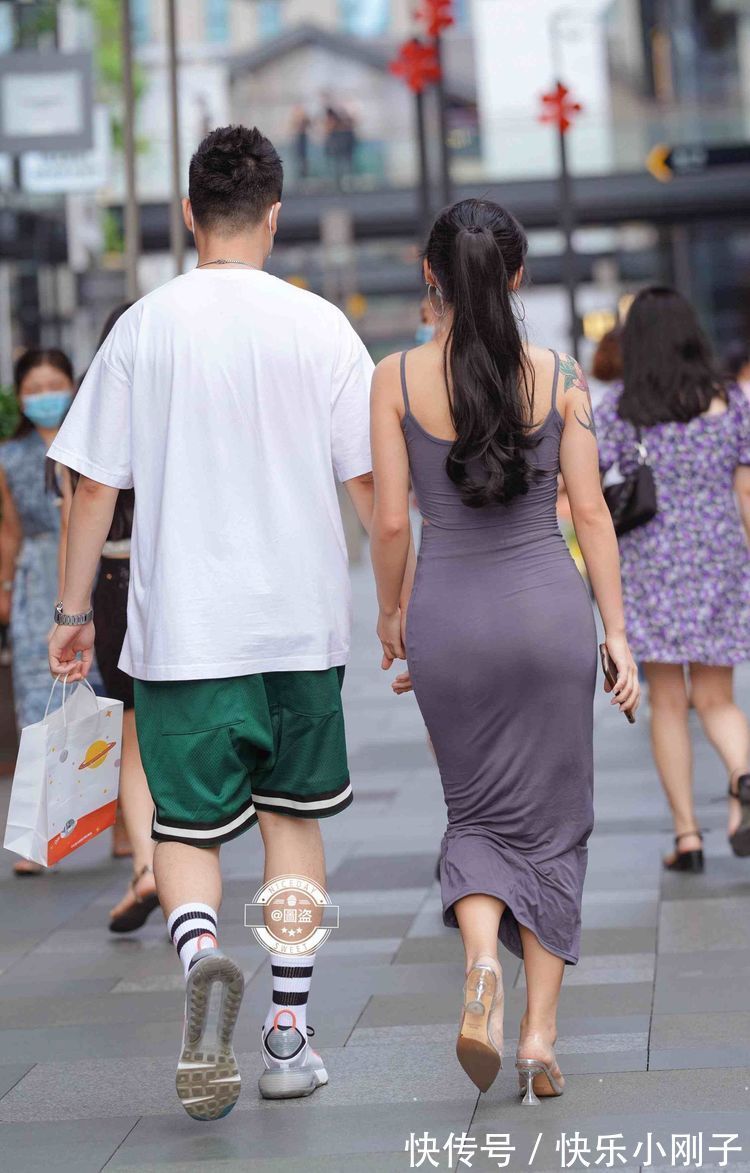 清新 优雅清爽的连衣裙穿搭更有立体感,秀出阳光的气质,清新时尚