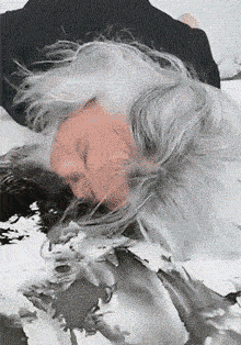 |搞笑GIF:不怕奔驰与路虎,就怕大众下面有字母