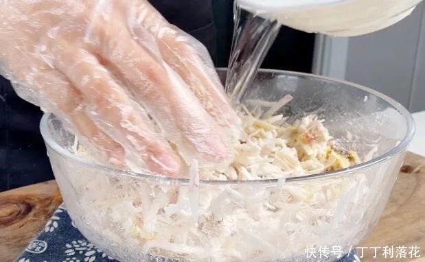 芋头糕|闻着香就被馋醒了!这早餐做一次能吃一周,早上几分钟搞定!