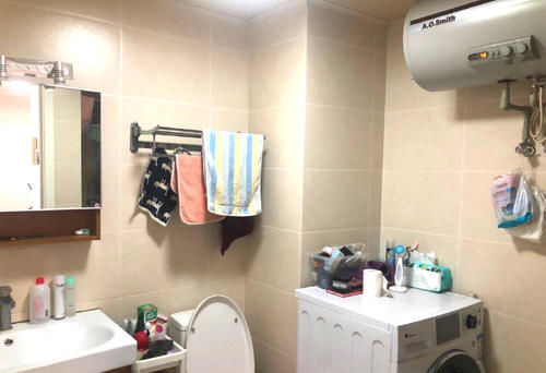 实用|60㎡小蜗居,客厅安装墨菲床挤出一个卧室,阳台抬高10cm太实用了