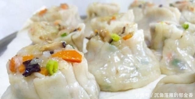 女儿放暑假不愿上辅导班,非要上姥姥家住,看完照片我瞬间明白了