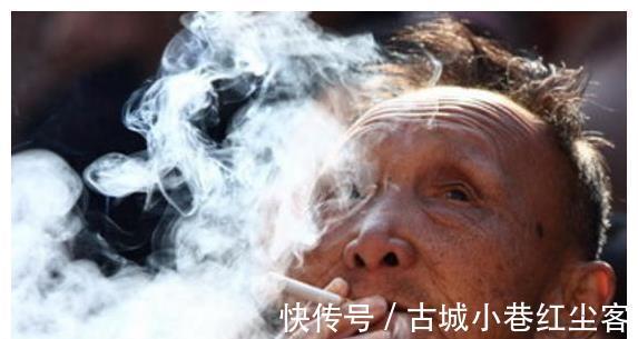 姑姑们|故事:自幼成孤儿,爷爷养大死后安葬爷爷,还魂夜爷爷救他一命!