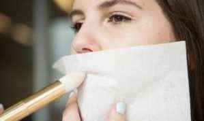 嘴唇 涂口红,还在傻傻抿嘴唇这4步缺一不可,不然别怪口红粘杯掉色