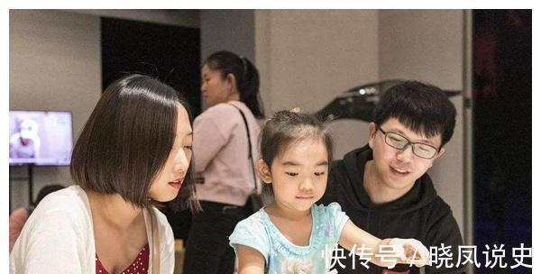 家庭|那些坚决不生二胎的家庭,二十年后会羡慕二胎家庭吗?答案太现实
