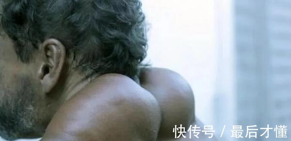 狂人|巴西48岁的健身狂人,往肌肉中注入了燃料,肌肉像绿巨人一样!