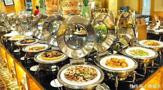 吃自助餐，聪明的人从来不拿这4种餐品，餐厅老板果然内行