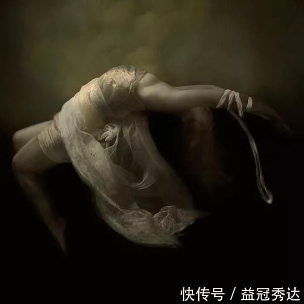 逼真|荷兰艺术家人体油画中的性感女郎,细腻逼真,身材惹火