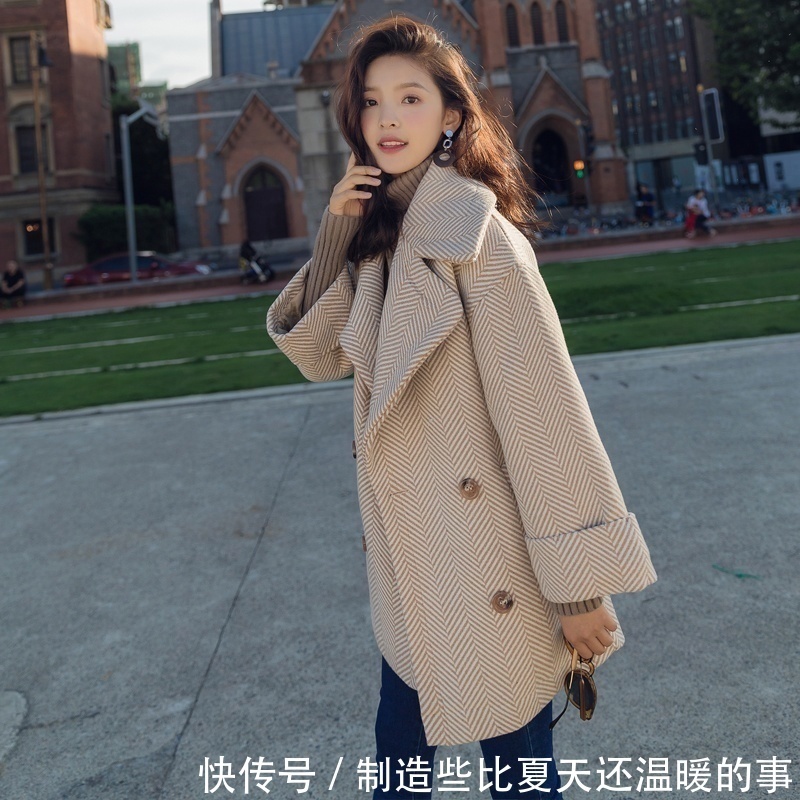 气质出众 建议大家大衣不要配黑裤子!现流行这样穿,美得无懈可击