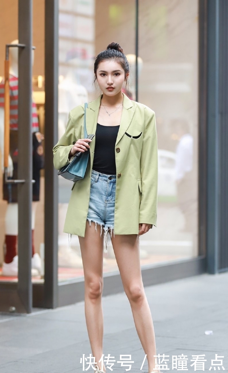 连体|吊带连体裤搭配高跟凉鞋,时尚又性感的风格,搭配出女神般的气息