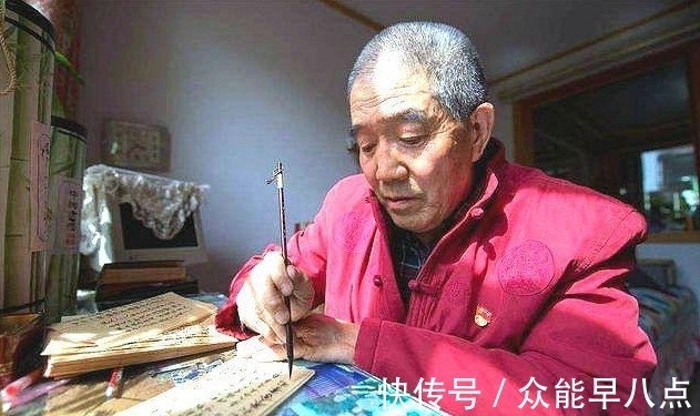 张喜才@农民张喜才:苦练书法50年,用小楷手抄名著400万字,却被批无意义