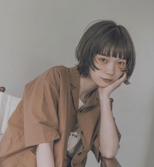 女生巨显老的4款发型，你可千万别剪