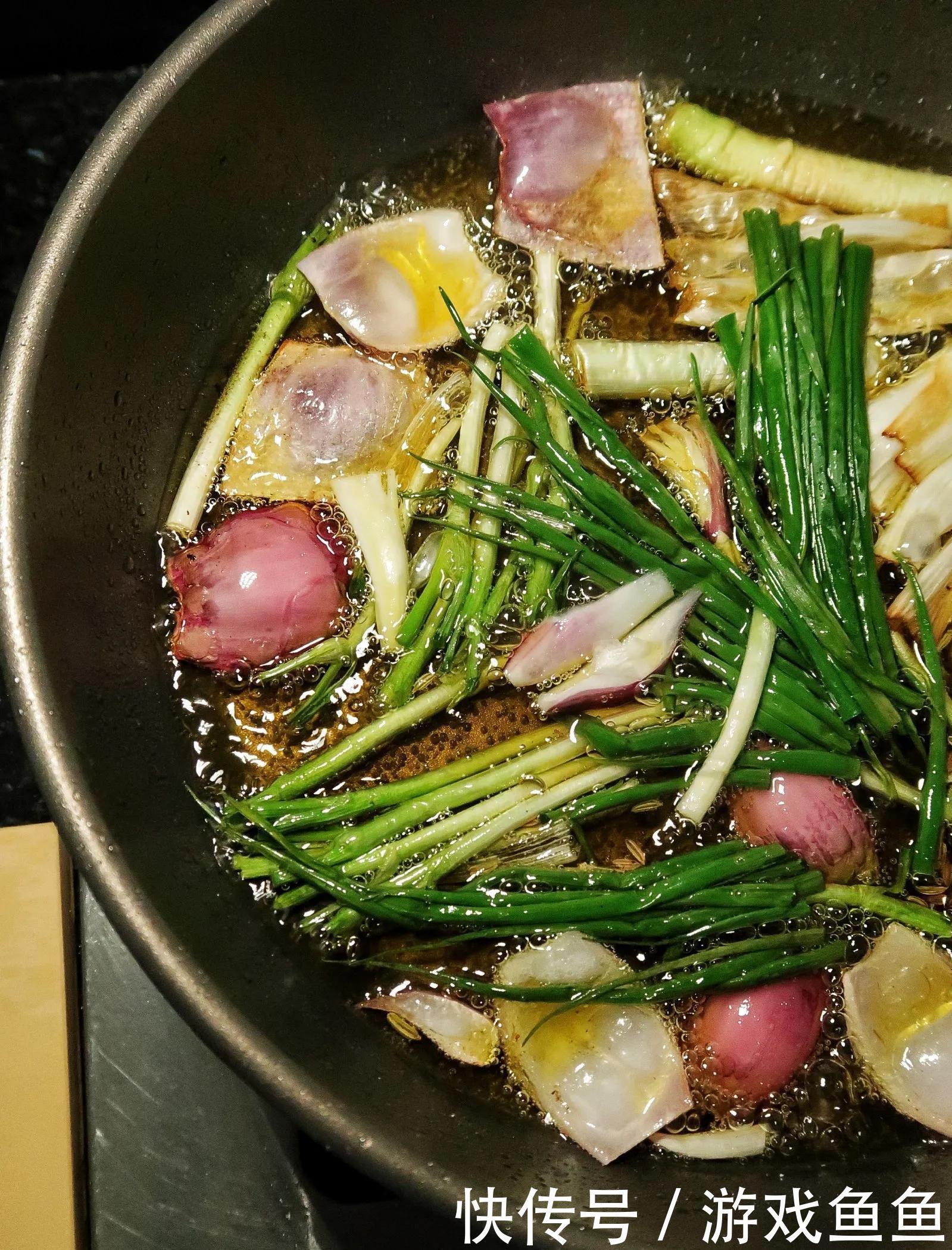 做红油椒麻鸡，一是红油，二是椒麻，三是鸡