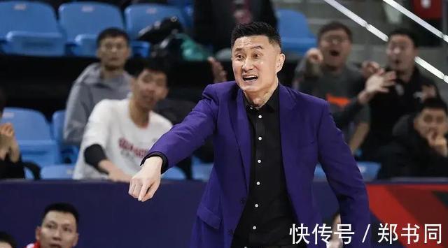 北京首钢|辽宁球迷致敬郭士强!杨鸣的表情都变了,首钢爆冷,杜锋压力山大